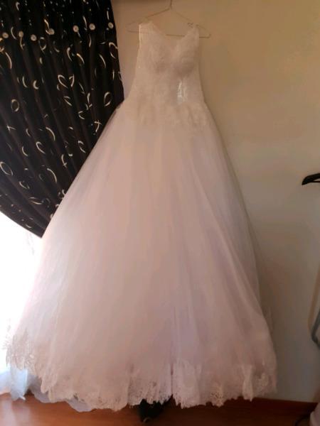 Euro bride wedding dress immaculate condition