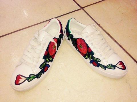 Designer Tennies Gucci Rose Sneaker