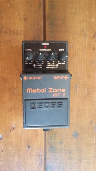 BOSS Metal Zone MT-2 guitar effects pedal Very GOOD condition!