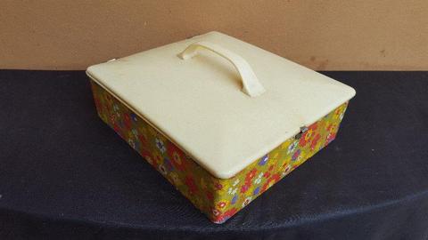 Awesome old plastic sewing box