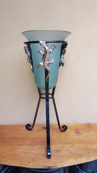 Metal lizard standing vase