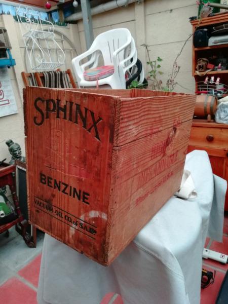 Sphinx Benzine / petrol box