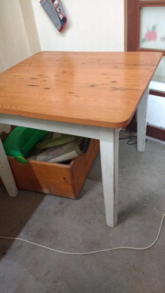 Oregon pine table and 2 chairs