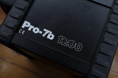 Profoto 7B 1200Watt Pack with ring flash and Pro B head