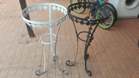 2 X metal plant stands