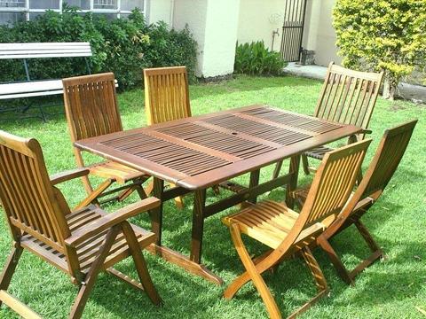 Garden / Patio Teak table and 6 chairs