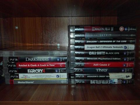 PS3 , 2 controllers, 17 games
