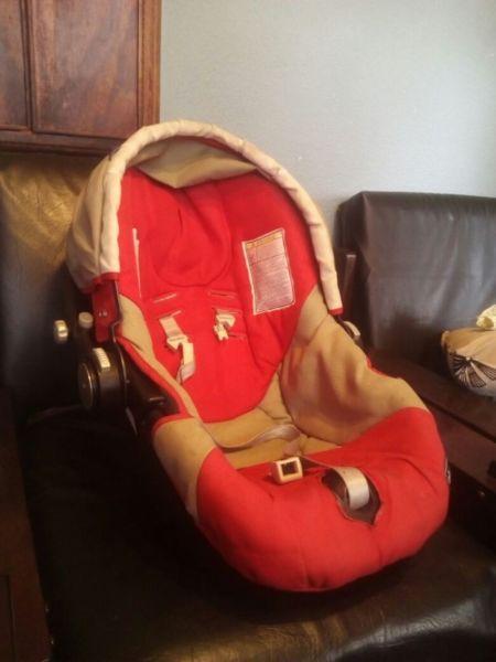 BABY CARRIER/CHAIR