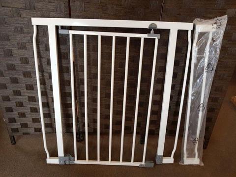 Baby Gate with extension - never used