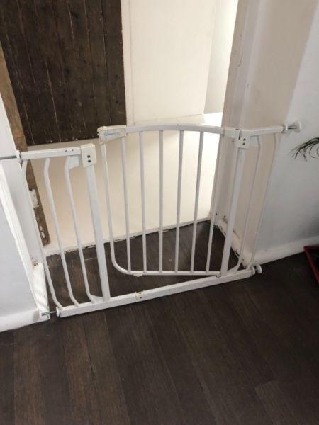 Dreambaby safe gate