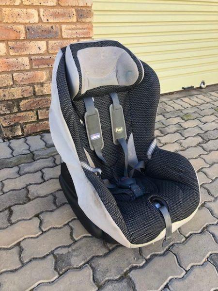 Car seat (Chicco) with reclining function. Price: R700