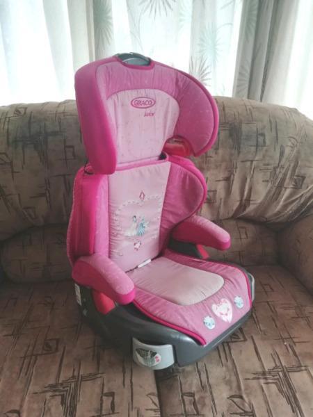 Graco booster seat 15-36kg with adjustable headrest and cupholders