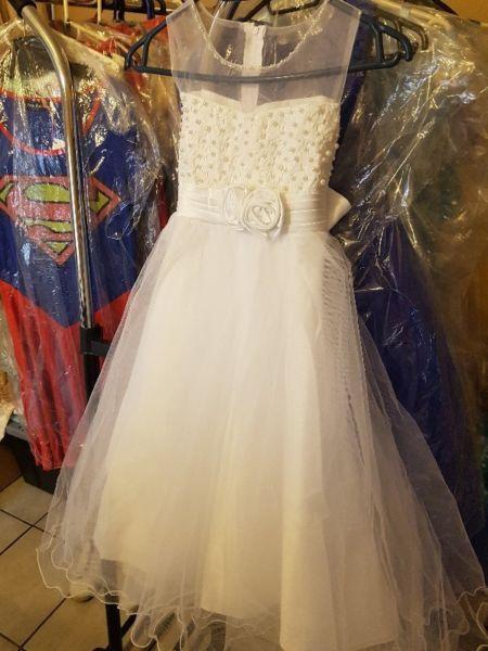 Hire of girls dresses for Mini Debs, proms, parties and weddings