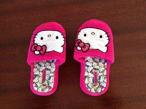Hello Kitty Slippers 12-13 Shoe