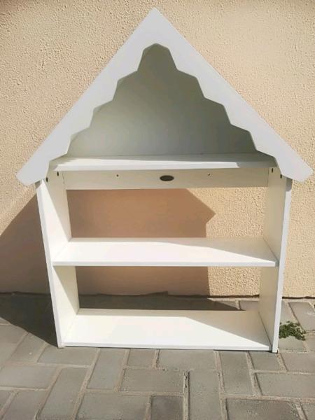 Origanal tree house book shelf