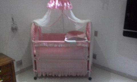 CHELLINO BABY COT = R 1000