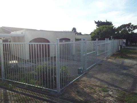 driveway gates and palisade