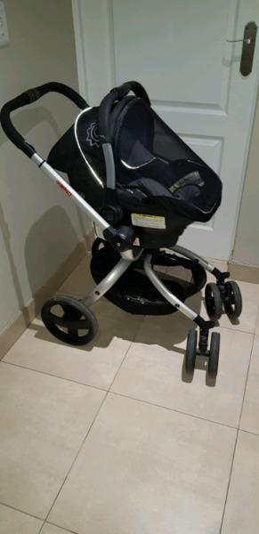 Chelino Twister Pram and infant seat