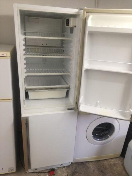 Kic fridge freezer R 1300