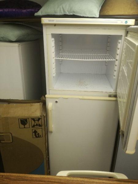 Mercury fridge freezer R 1400