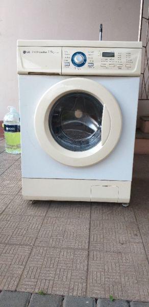 Automatic front loading washing machine LG 7.5kg