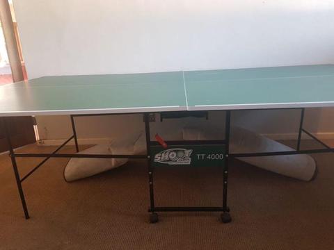 Table tennis table - good condition