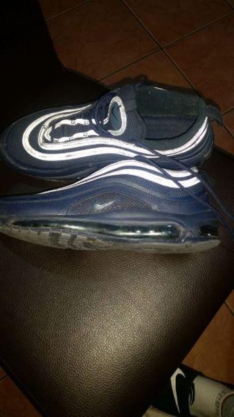 NIKE SNEAKERS - FOR SALE