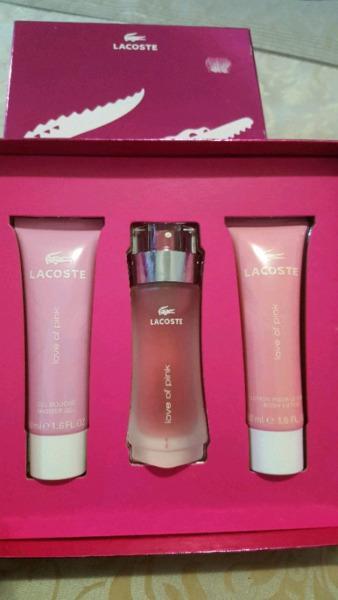 Lacoste love of pink perfume set