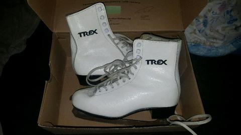 Size 7 TREX figure skates