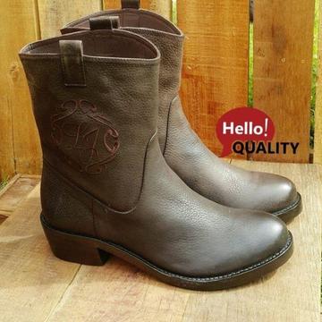 Brand New Genuine Leather Detailed dark brown mid calf boots