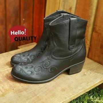 Brand New Genuine Leather Detailed cowgirl style boots
