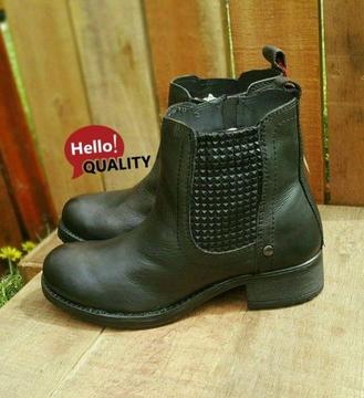Brand New Genuine Leather Wrangler jungle ladies boots