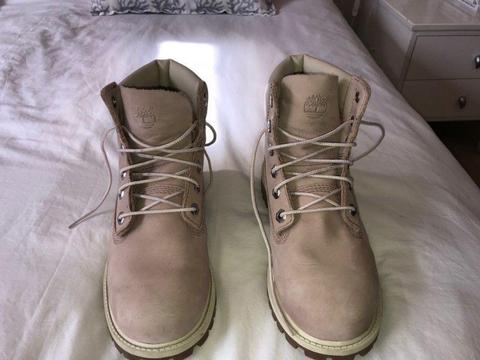 Timberland Boots size 5 Urgent