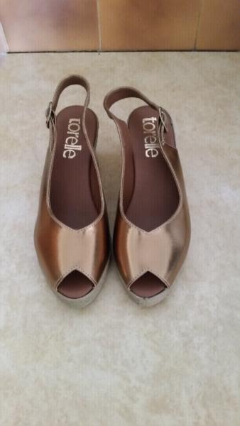 Golden Shoes Size 4 NEW