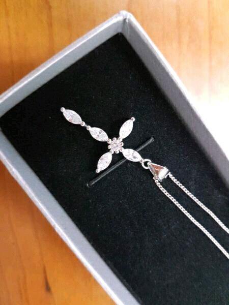 Brand new Cubic zirconia cross with chain