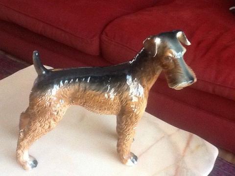 VINTAGE AIREDALE TERRIER CERAMIC DOG