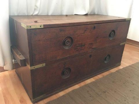 Antique wooden set of drawers