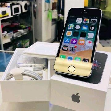 Apple iphone SE 16gb brand new in the box R2750 price not neg