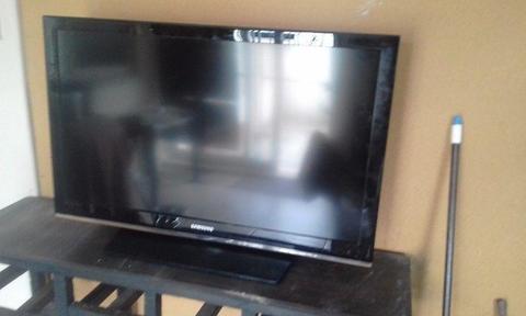 40 inch Samsung Lcd Tv - Full Hd - Usb - Remote - Spotless - Bargain Bargain !!!!