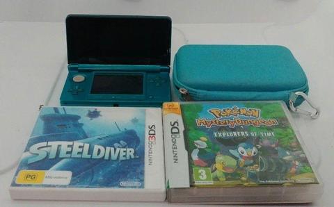 Nintendo 3DS in Aqua Blue + 2 Games. (3DS)