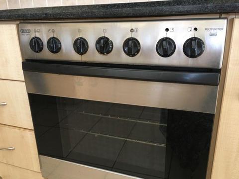 Defy 600 Multifunctional Over and Ceramic Stove Set