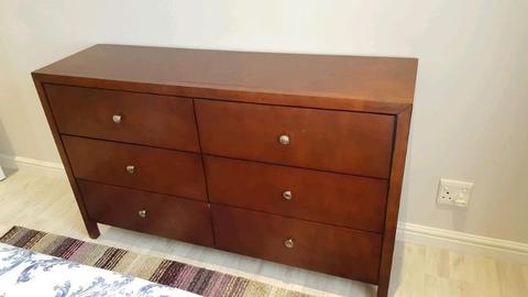 Chest of drawers /Dresser