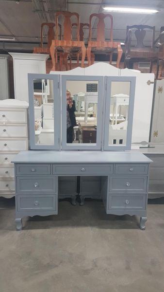 CUSTOMIZED DRESSING TABLES FROM