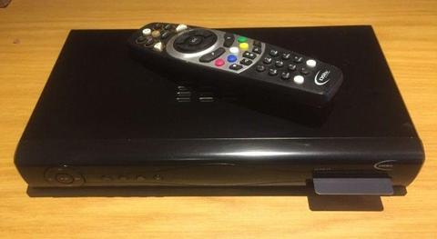 DSTV HD PVR2 (2 decoders plus 3 remotes)