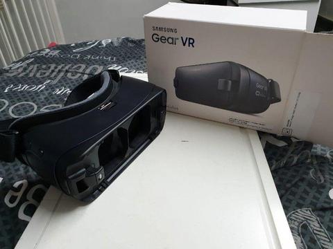 Samsung Gear VR headset for Galaxy S6, S7, S7 edge and S6 edge