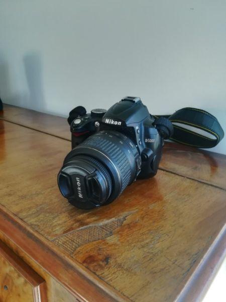 Nikon D5000 camera for sale with accessories
