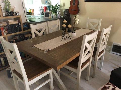 beautiful Australian wood and white washed 6 seater dining room table- great condition