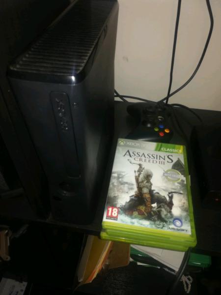 XBOX 360 +3 GAMES + 2 CONTROLLERS