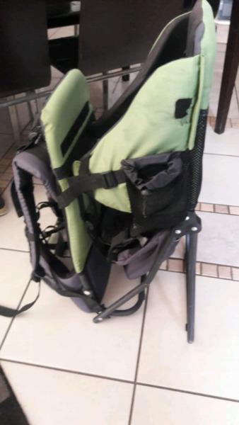 Bounce baby hiking carrier
