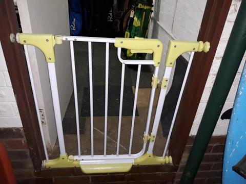 Baby safety gate. Fits standard door frames